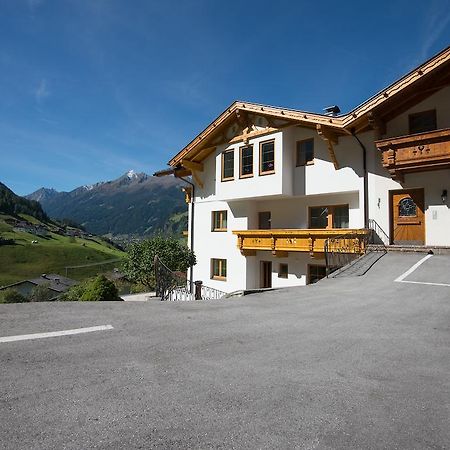 Appartementhaus Pinnisblick Neustift im Stubaital Eksteriør billede