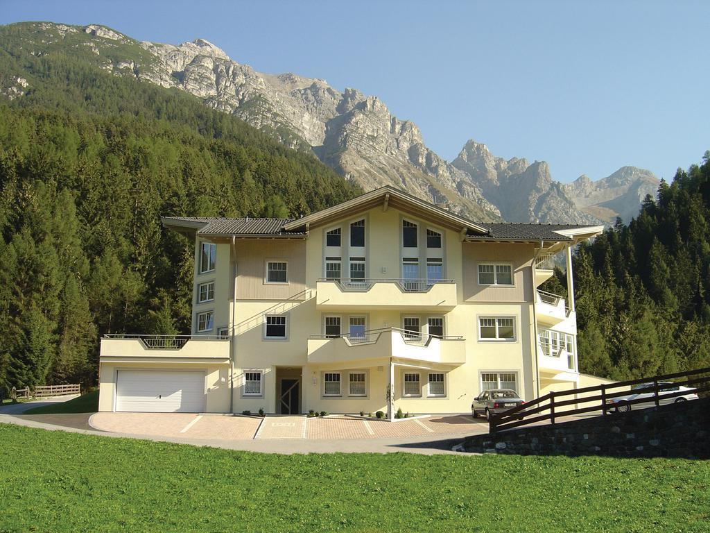 Appartementhaus Pinnisblick Neustift im Stubaital Eksteriør billede