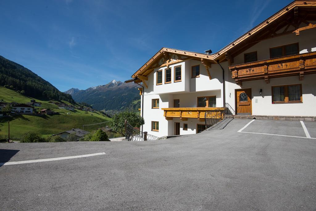 Appartementhaus Pinnisblick Neustift im Stubaital Eksteriør billede